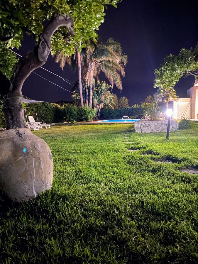 Апартаменти Casa Vacanza Le Tre Palme Флоридія Екстер'єр фото