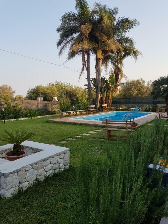Апартаменти Casa Vacanza Le Tre Palme Флоридія Екстер'єр фото